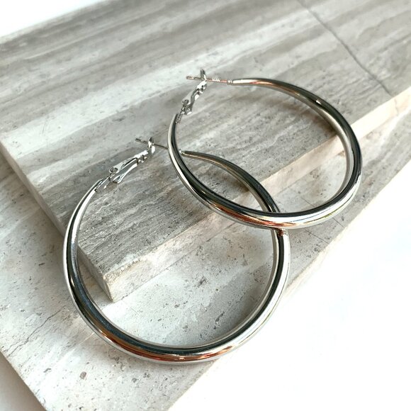 New ~ Anthropologie Gradual Hoop Earrings - Picture 10 of 13